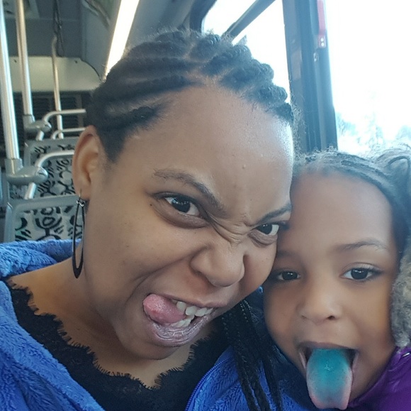 Hey! Who's that girl??! 😱👀👀 - Picture 6 of 8